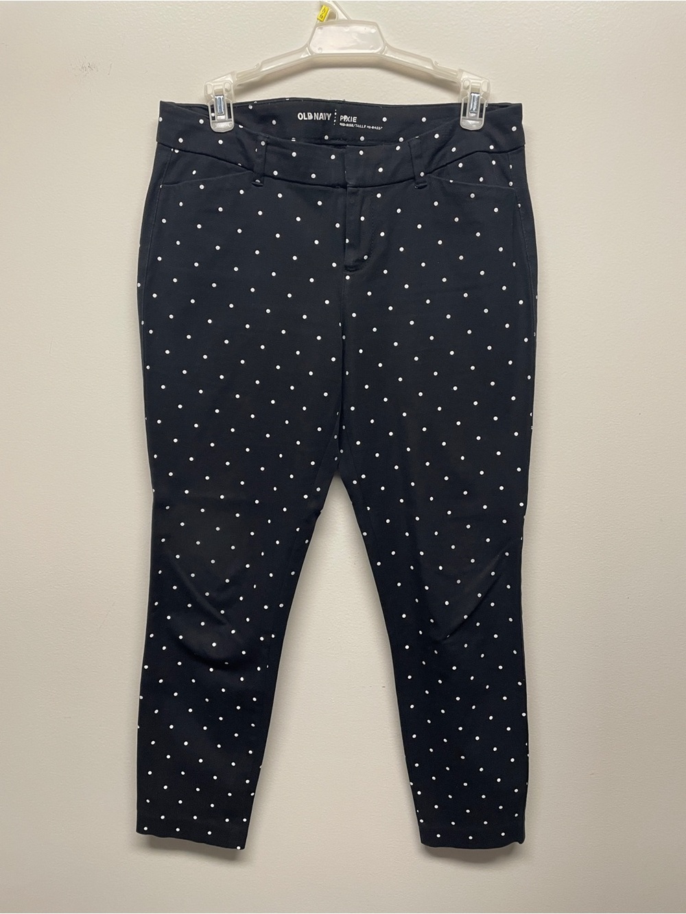 Old Navy Black Polka Dot Cropped Mid-Rise Pixie Pants